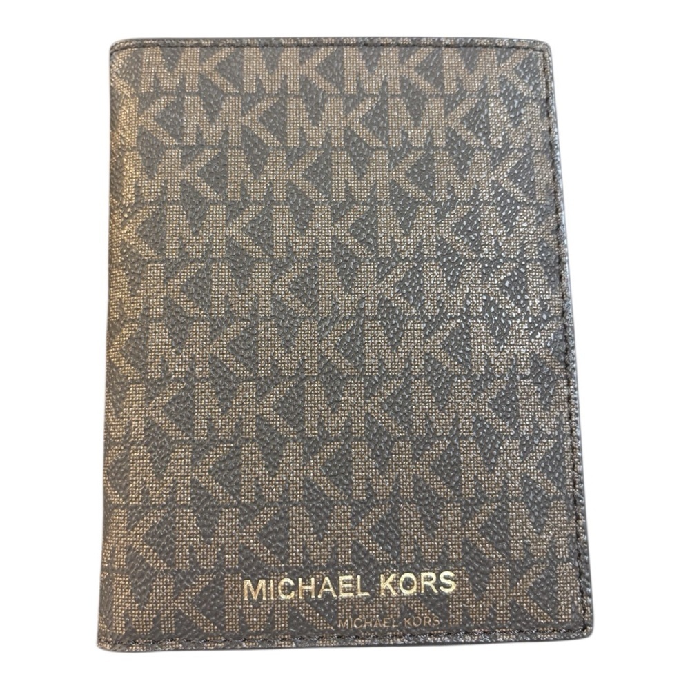 MICHAEL KORS Jet Set Travel Passport Case Medium Wallet BROWN